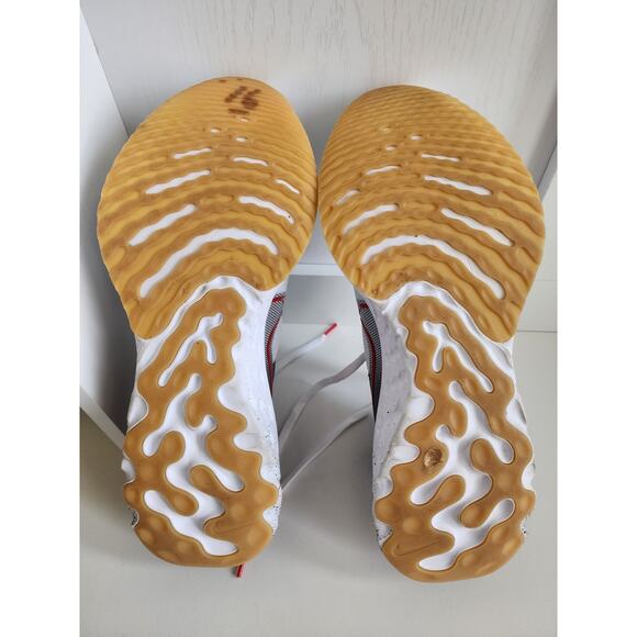 Men's Size 14 NIKE React Infinity Run FlyKnit White University Red EUC Shoe - Picture 11 of 11